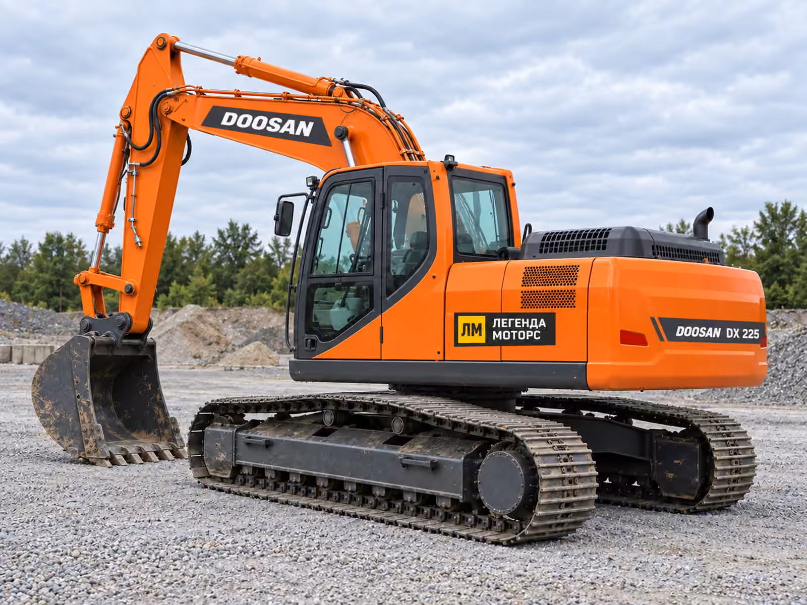 Doosan DX 225 — вигляд збоку або ззаду, ілюстрація
